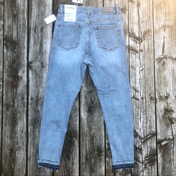 Jeanologie high waisted cropped jeans stretchy size 5 - Picture 5 of 15